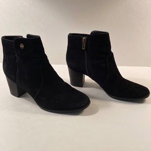 Tory Burch size 9.5 suede booties